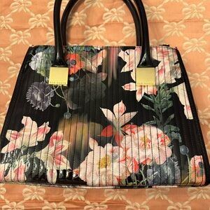 TED BAKER
Womens  Floral Odele Opulent Bloom Print Tote Bag